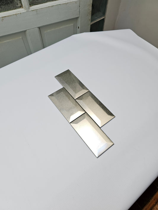 Alte silberne Subway-Lünette – 1