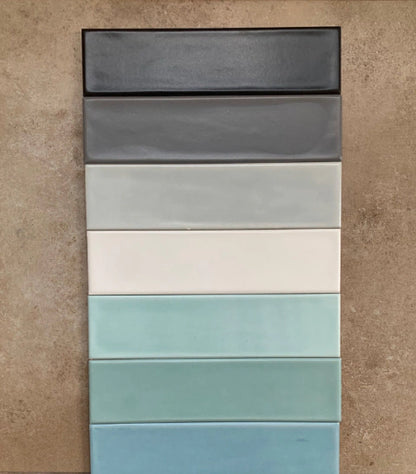 Iceland Satin Celeste Osc.(3098) Brillante 7,7 X 30,5 - Acuelera ( X M2) - 1era