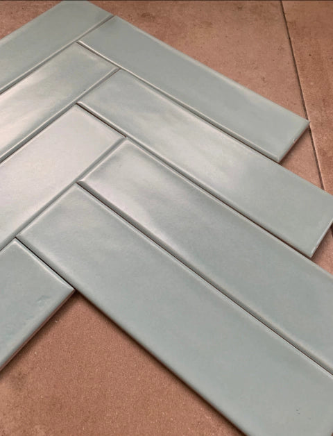 Iceland Satin Celeste Osc.(3098) Brillante 7,7 X 30,5 - Acuelera ( X M2) - 1era